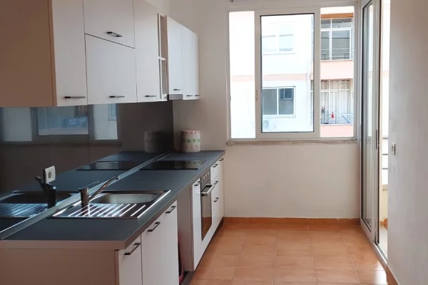 Shtepi me qera Apartament ne Tirane, 2+1, Mobilimi E mobiluar, Pagesa 45,000  Leke.