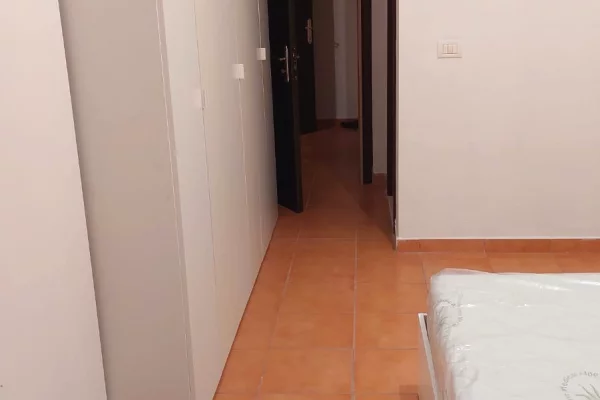 Shtepi me qera Apartament ne Tirane, 2+1, Mobilimi E mobiluar, Pagesa 45,000  Leke.