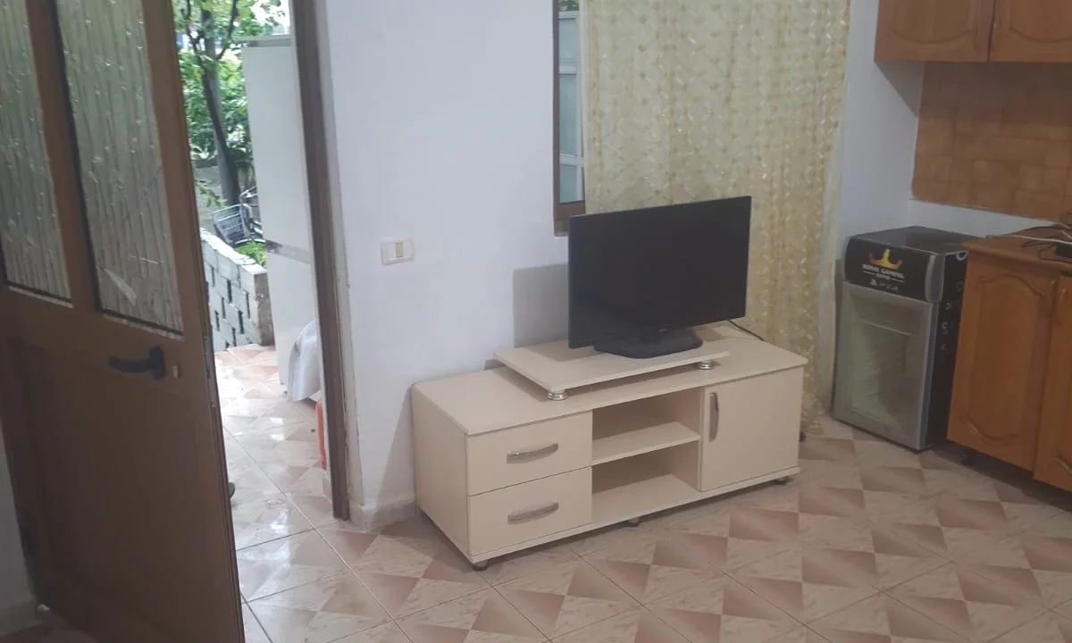 Shtepi me qera Apartament ne Tirane, 1+1, Mobilimi E mobiluar, Pagesa 30,000  Leke.