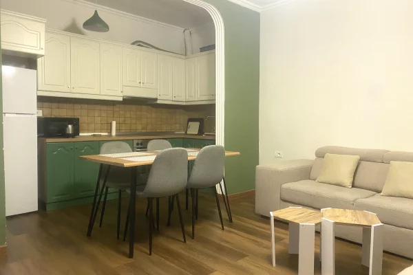 Appartamento in affitto a Tirana 2+1, Arredato