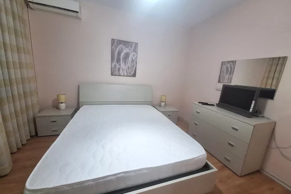 Shtepi me qera Duplex(shtepi me 2 kate) ne Tirane, 2+1, Mobilimi E mobiluar, Pagesa 650  Euro.