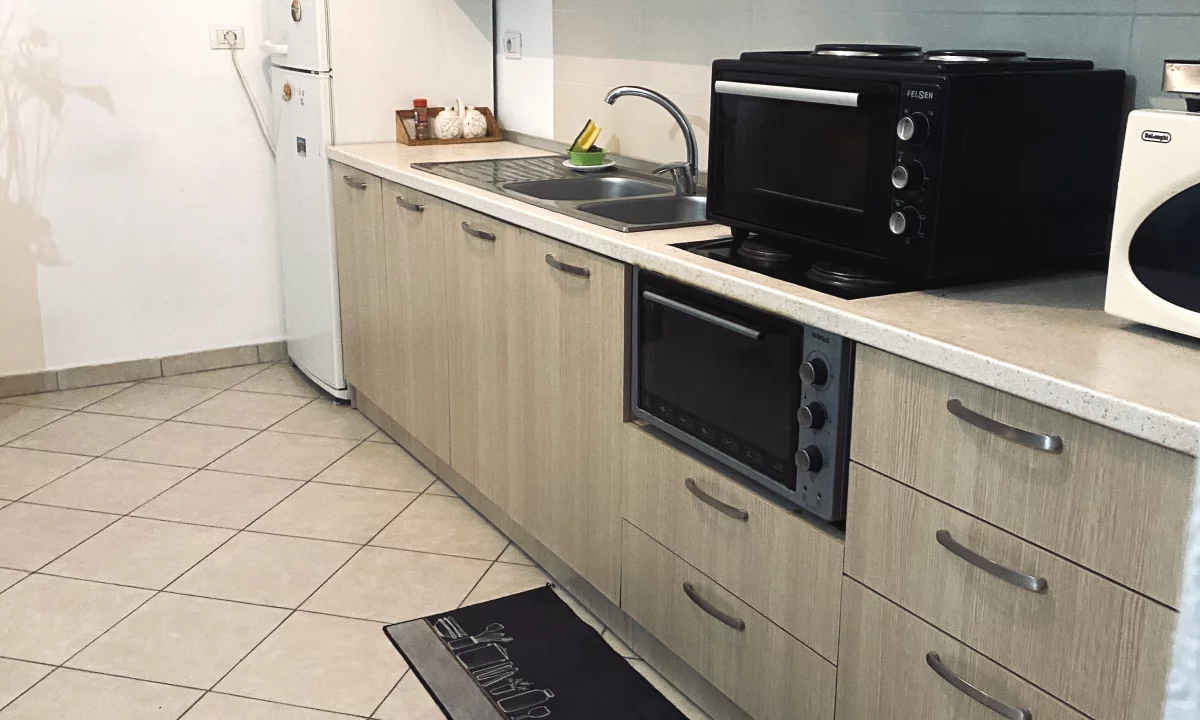 Shtepi me qera Apartament ne Tirane, 1+1, Mobilimi E mobiluar, Pagesa 30,000  Leke.