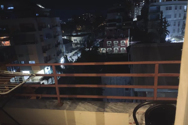 Shtepi me qera Apartament ne Tirane, 1+1, Mobilimi E mobiluar, Pagesa 30,000  Leke.