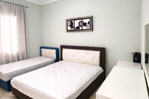 Shtepi me qera Apartament ne Tirane, 2+1, Mobilimi E mobiluar, Pagesa 40,000  Leke.