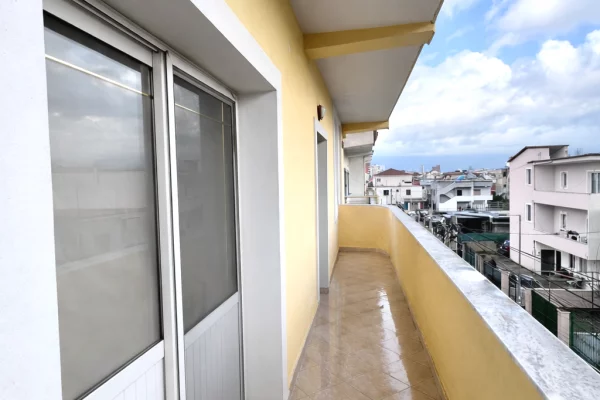 Shtepi me qera Apartament ne Tirane, 2+1, Mobilimi E mobiluar, Pagesa 40,000  Leke.