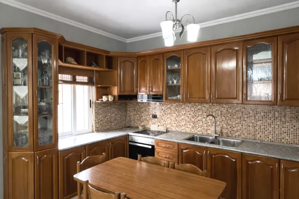 Shtepi me qera Apartament ne Tirane, 2+1, Mobilimi E mobiluar, Pagesa 40,000  Leke.