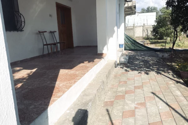 Shtepi me qera 1+1 ne Tirane - 25,000 Leke