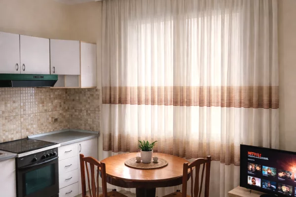 Shtepi me qera Apartament ne Tirane, 1+1, Mobilimi E mobiluar, Pagesa 50,000  Leke.