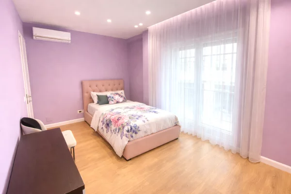 Shtepi me qera Apartament ne Tirane, 2+1, Mobilimi E mobiluar, Pagesa 750  Euro.
