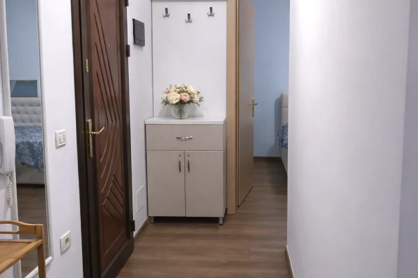 Shtepi me qera Apartament ne Tirane, 2+1, Mobilimi E mobiluar, Pagesa 40,000  Leke.