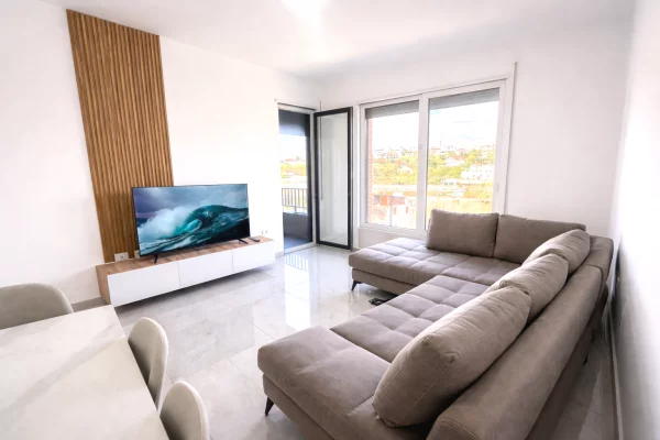 Shtepi me qera 2+1 ne Tirane - 600 Euro