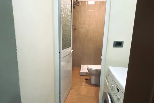 Shtepi me qera Apartament ne Tirane, 1+1, Mobilimi E mobiluar, Pagesa 50,000  Leke.