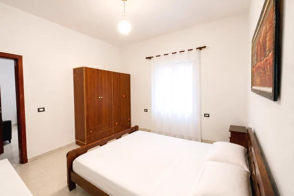 Shtepi me qera Apartament ne Tirane, 1+1, Mobilimi E mobiluar, Pagesa 30,000  Leke.