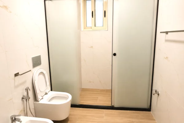 Shtepi me qera Apartament ne Tirane, 2+1, Mobilimi E mobiluar, Pagesa 45,000  Leke.