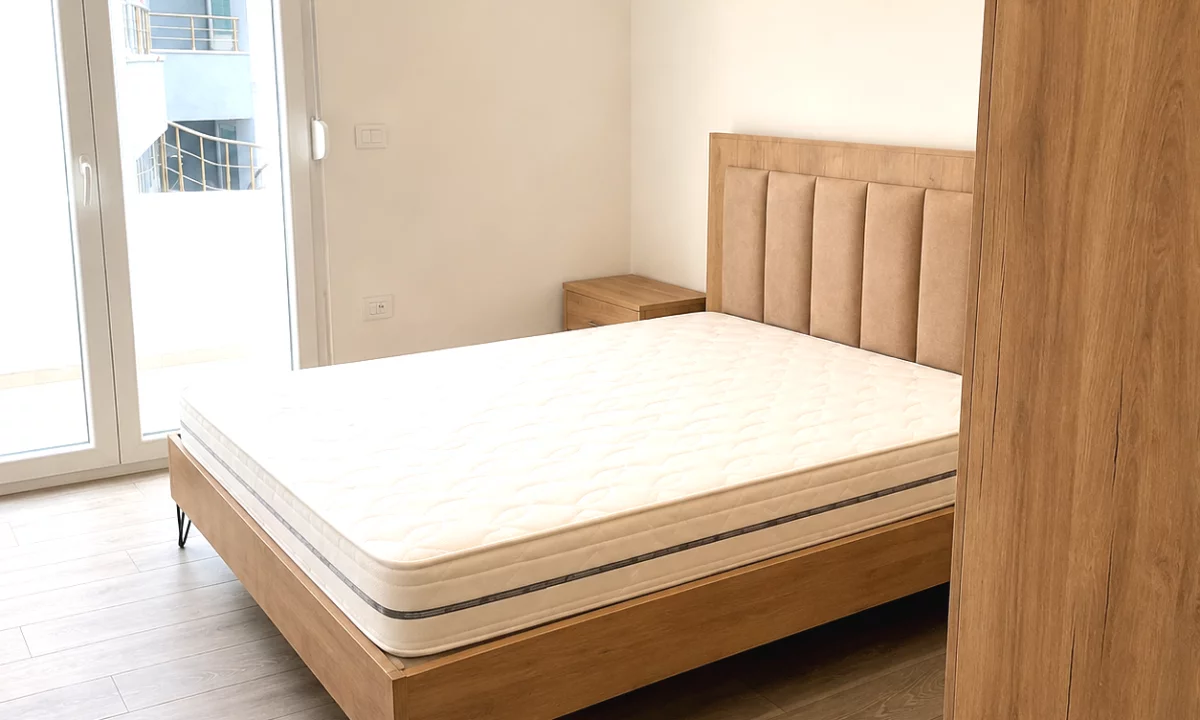 Shtepi me qera Apartament ne Tirane, 1+1, Mobilimi E mobiluar, Pagesa 35,000  Leke.