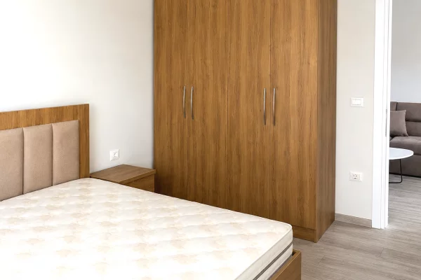 Shtepi me qera Apartament ne Tirane, 1+1, Mobilimi E mobiluar, Pagesa 35,000  Leke.