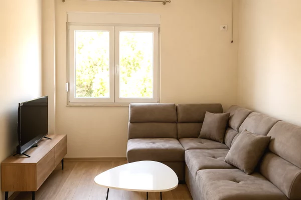 Shtepi me qera Apartament ne Tirane, 1+1, Mobilimi E mobiluar, Pagesa 35,000  Leke.