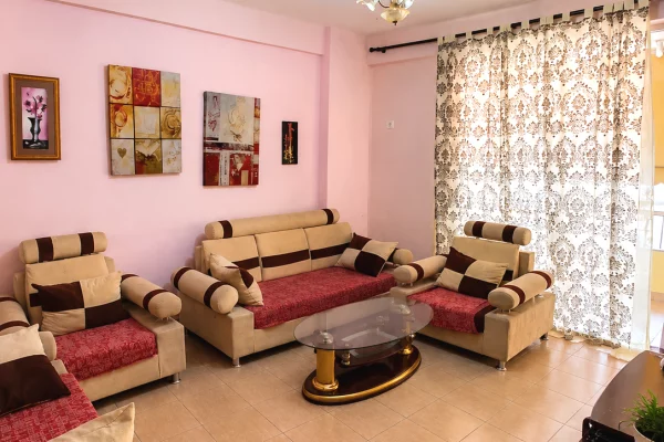 Shtepi me qera Apartament ne Tirane, 1+1, Mobilimi E mobiluar, Pagesa 40,000  Leke.