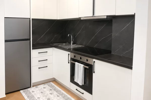 Shtepi me qera Apartament ne Tirane, 1+1, Mobilimi E mobiluar, Pagesa 45,000  Leke.