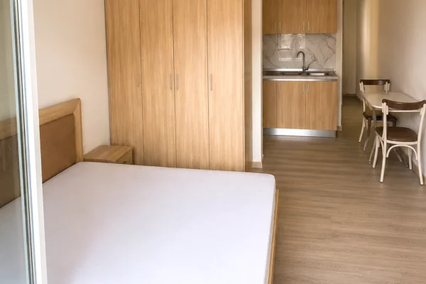 Shtepi me qera Apartament ne Tirane, Garsoniere, Mobilimi E mobiluar, Pagesa 28,000  Leke.
