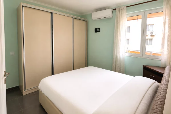 Shtepi me qera Apartament ne Tirane, 1+1, Mobilimi E mobiluar, Pagesa 45,000  Leke.