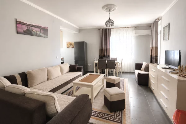 Shtepi me qera Apartament ne Tirane, 1+1, Mobilimi E mobiluar, Pagesa 45,000  Leke.