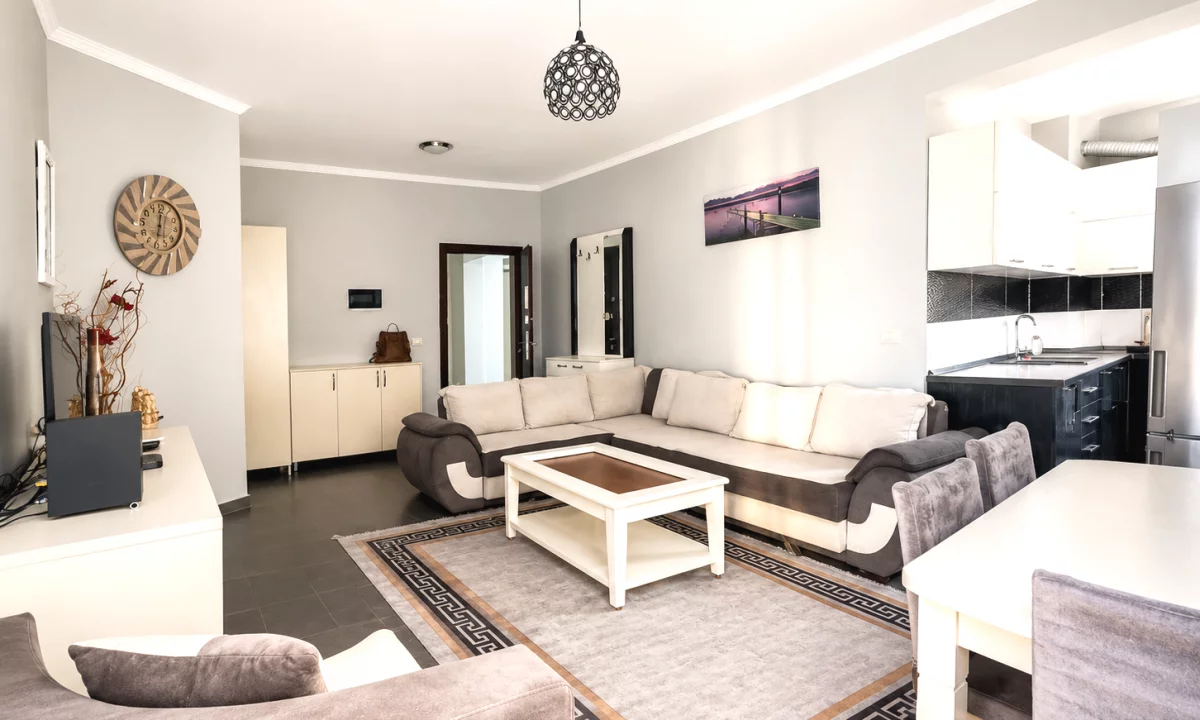 Shtepi me qera Apartament ne Tirane, 1+1, Mobilimi E mobiluar, Pagesa 45,000  Leke.