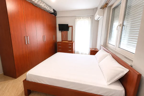 Shtepi me qera Apartament ne Tirane, 1+1, Mobilimi E mobiluar, Pagesa 50,000  Leke.