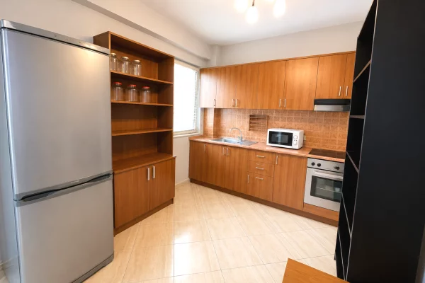 Shtepi me qera Apartament ne Tirane, 1+1, Mobilimi E mobiluar, Pagesa 50,000  Leke.