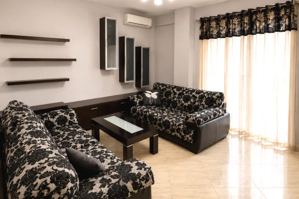 Shtepi me qera 1+1 ne Tirane - 50,000 Leke