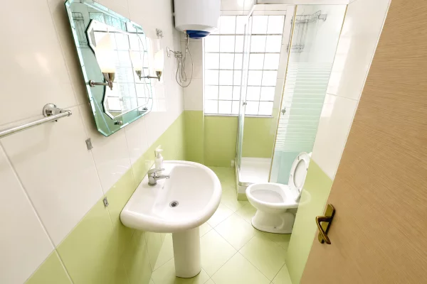 Shtepi me qera Apartament ne Tirane, 1+1, Mobilimi E mobiluar, Pagesa 50,000  Leke.