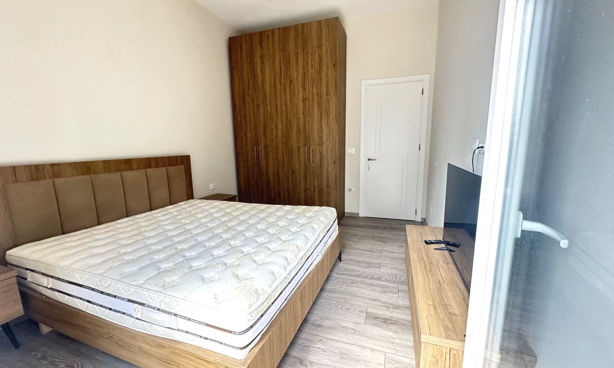 Shtepi me qera Apartament ne Tirane, 1+1, Mobilimi E mobiluar, Pagesa 35,000  Leke.