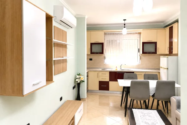 Shtepi me qera Apartament ne Tirane, 2+1, Mobilimi E mobiluar, Pagesa 50,000  Leke.