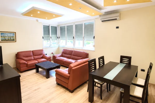 Shtepi me qera Apartament ne Tirane, 2+1, Mobilimi E mobiluar, Pagesa 85,000  Leke.