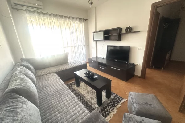 Shtepi me qera Apartament ne Tirane, 1+1, Mobilimi E mobiluar, Pagesa 45,000  Leke.