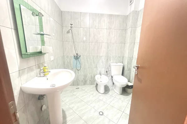 Shtepi me qera Apartament ne Tirane, 1+1, Mobilimi E mobiluar, Pagesa 45,000  Leke.
