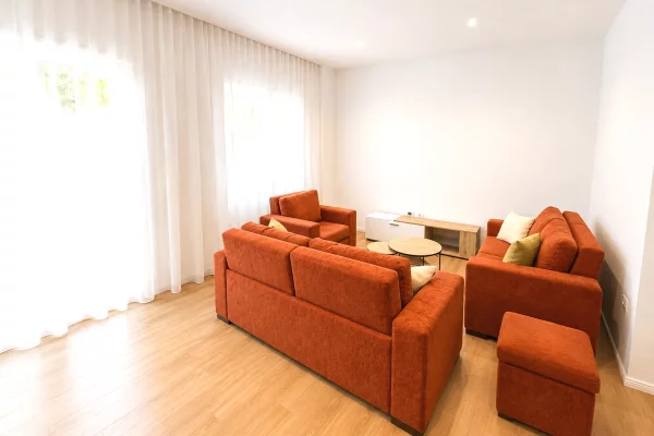 Shtepi me qera Apartament ne Tirane, 1+1, Mobilimi E mobiluar, Pagesa 40,000  Leke.