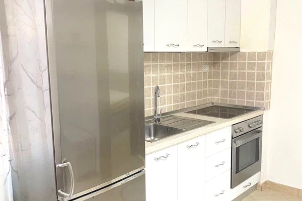 Shtepi me qera Apartament ne Tirane, 1+1, Mobilimi E mobiluar, Pagesa 40,000  Leke.