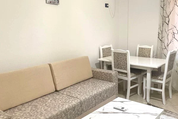 Shtepi me qera Apartament ne Tirane, 1+1, Mobilimi E mobiluar, Pagesa 40,000  Leke.