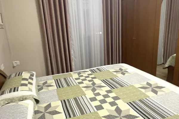 Shtepi me qera Apartament ne Tirane, 1+1, Mobilimi E mobiluar, Pagesa 60,000  Leke.