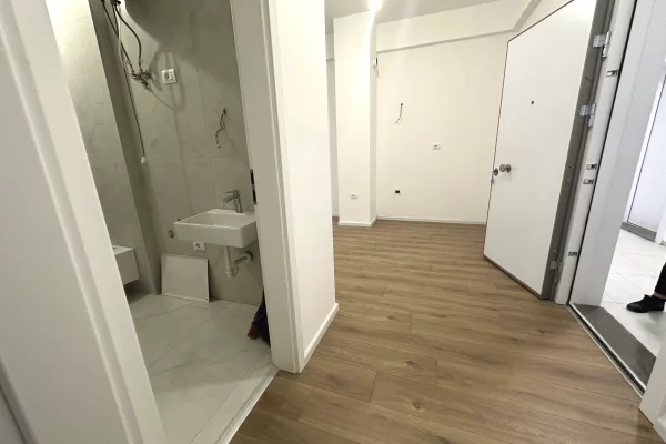 Shtepi ne shitje Apartament ne Tirane, 1+1, Mobilimi Bosh, pa mobiluar, Pagesa 8,000,000  Leke.