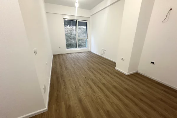 Shtepi ne shitje Apartament ne Tirane, 2+1, Mobilimi Bosh, pa mobiluar, Pagesa 16,900,000  Leke.