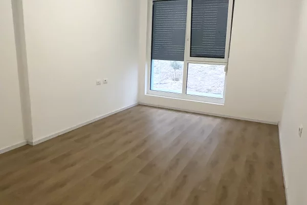 Shtepi ne shitje Apartament ne Tirane, 2+1, Mobilimi Bosh, pa mobiluar, Pagesa 16,900,000  Leke.