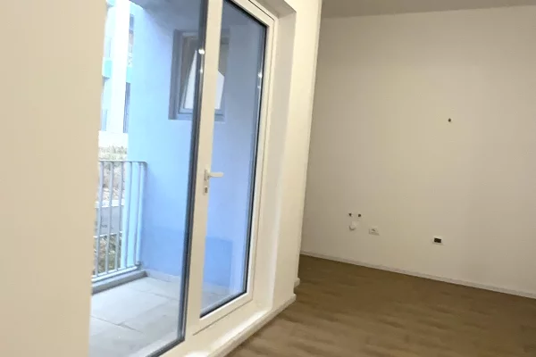 Shtepi ne shitje Apartament ne Tirane, 2+1, Mobilimi Bosh, pa mobiluar, Pagesa 16,900,000  Leke.