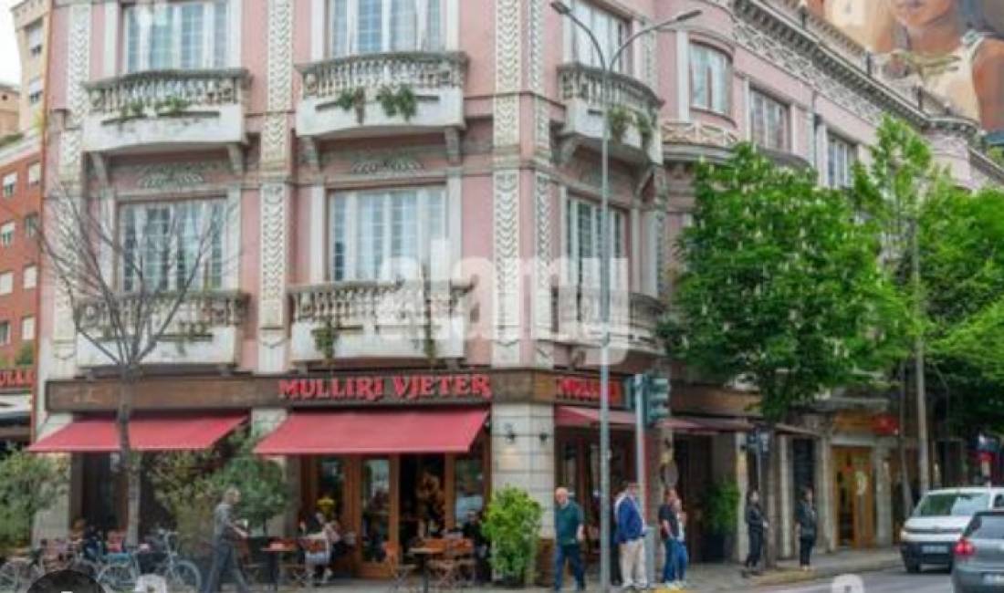 Rruga e Barrikadave shitet ambient komercial