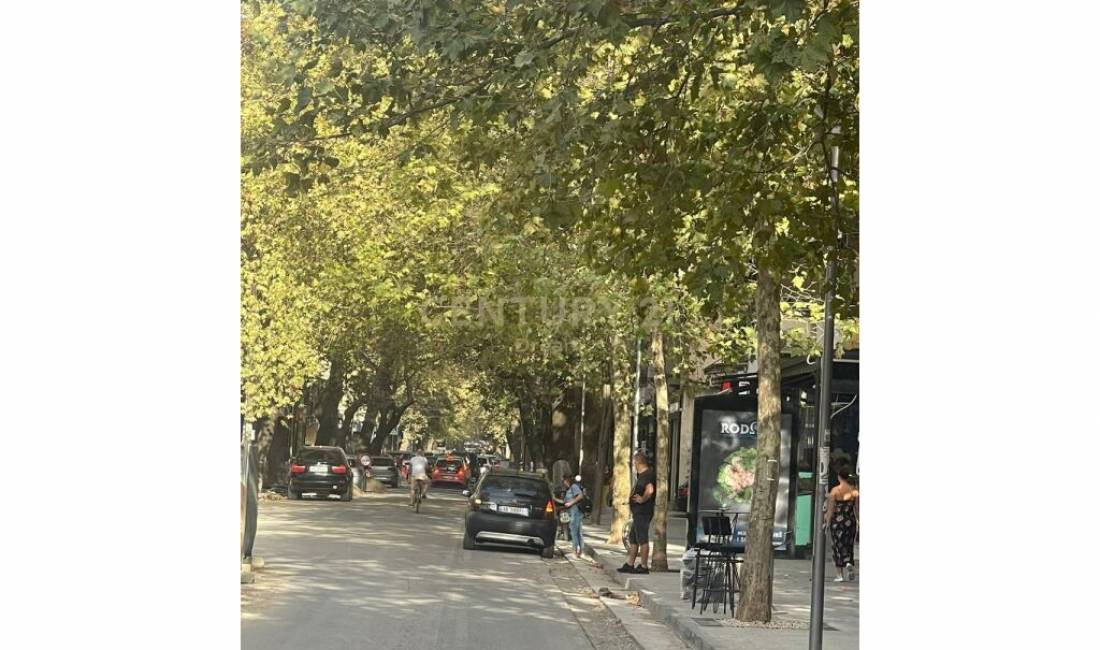 JEPET ME QIRA AMBIENT KOMERCIAL NE MYSLYM SHYR!!