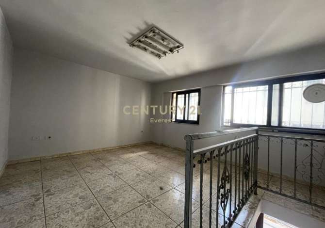 Ambient biznesi me qera 3+1 ne Tirane - 350 Euro