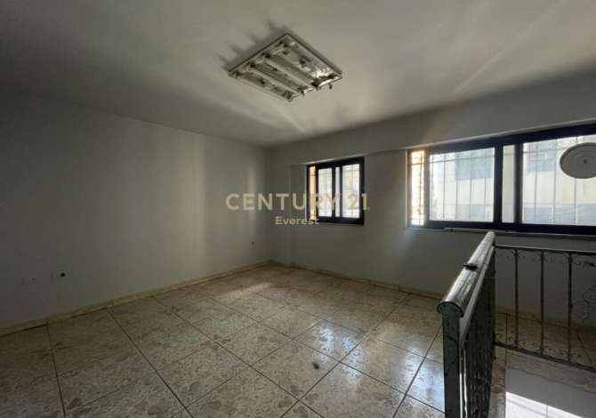 KAFE FLORA, JAPIM AMBJENT PER ZYRE ME QIRA!