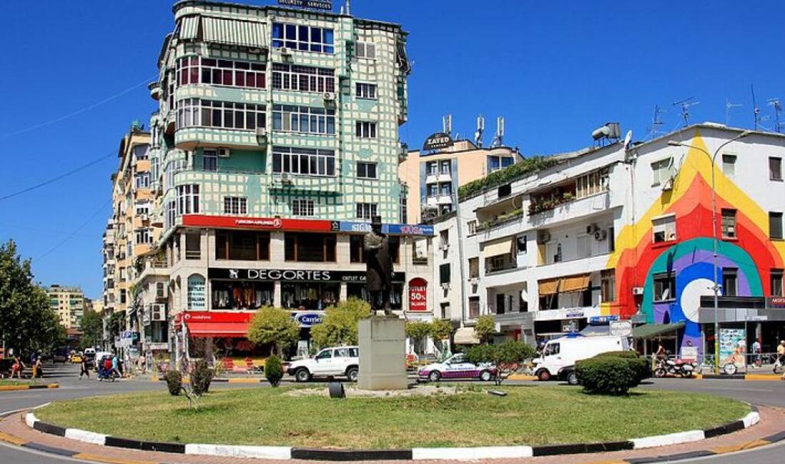 Ambient Komercial Per Shitje Tek Sheshi Willson