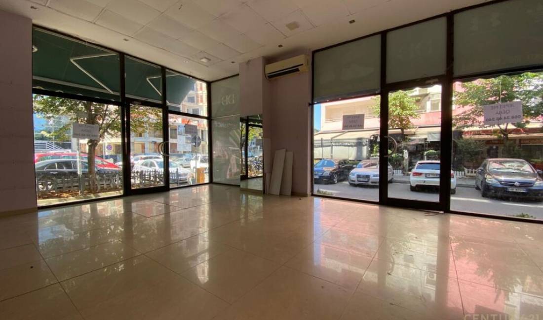 ME QIRA AMBIENT KOMERCIAL NE DON BOSKO